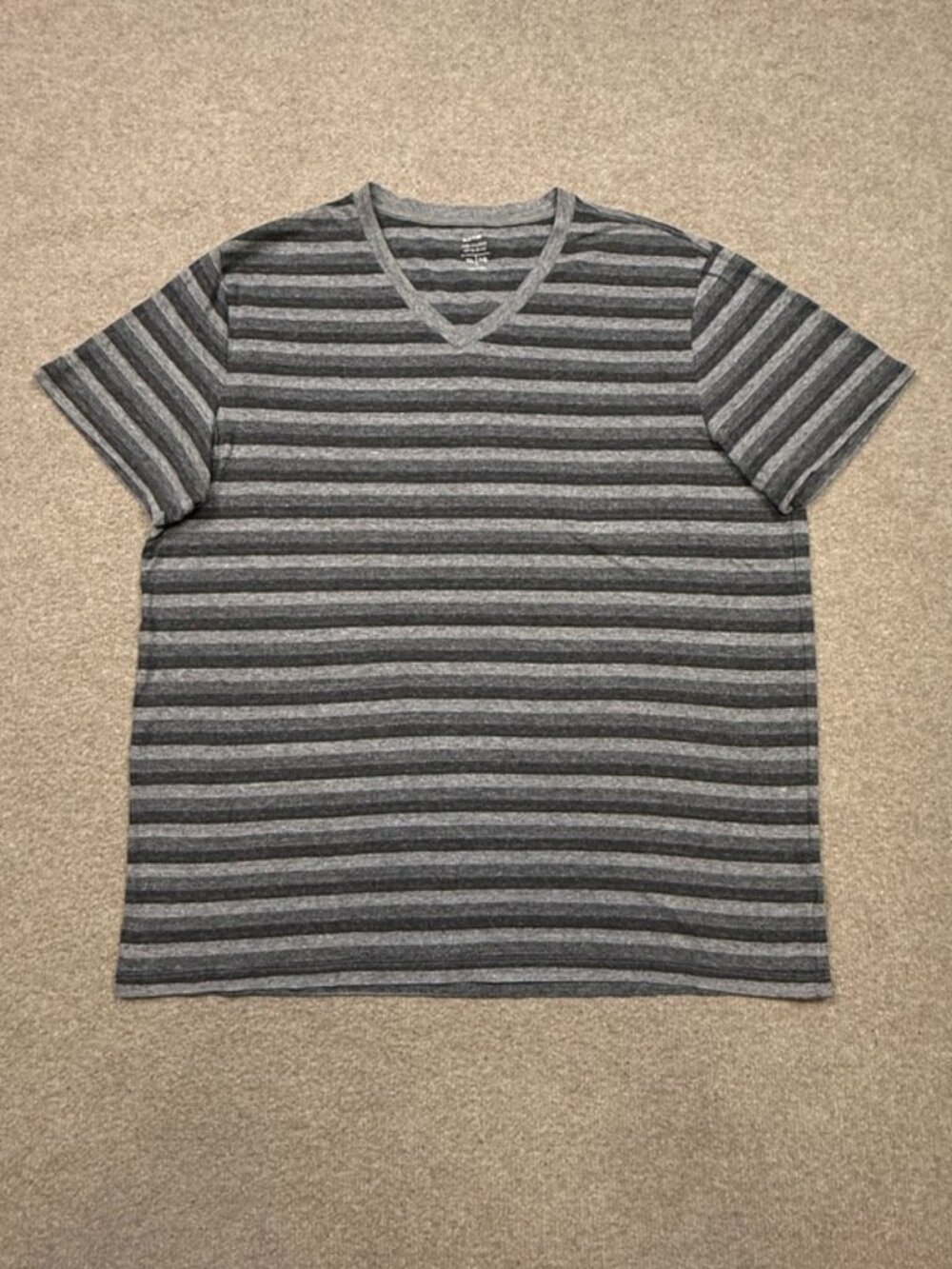 Vintage Old Navy Striped V Neck AT Shirt Mens Size XL Gray Short Sleeve